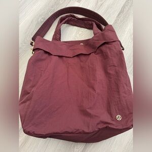 lululemon on my level Burgundy Tote Bag